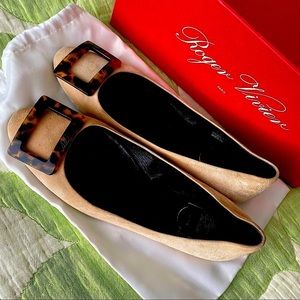 BNIB Roger Vivier Gommette ballet flats nude suede w tortoise buckle
